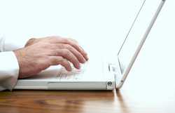 Consultez vos courriels directement sur Internet. Consultez vos courriels directement sur Internet.